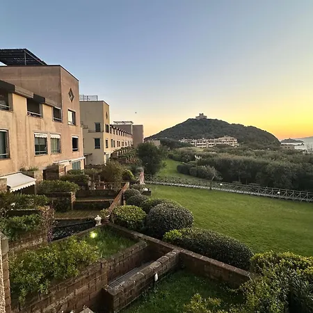 Monolocale Con Giardino Vista Mare * Punta Ala